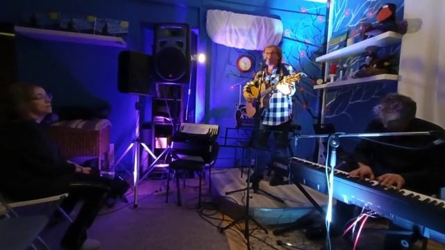 20662.mp4 КЛУБ КАРЛ И КЛАРА. НА СЦЕНЕ ИННА ТУДАКОВА, УЛЬЯНА АНГЕЛЕВСКАЯ. 05.03.2021