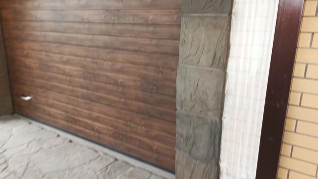Отделка гаражного проёма. До\После. Боковые колонны из блоков и цельный камень-перекрытие.