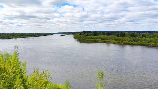 Таймлапс буксировка землесоса по реке Оке в районе п. Лашма