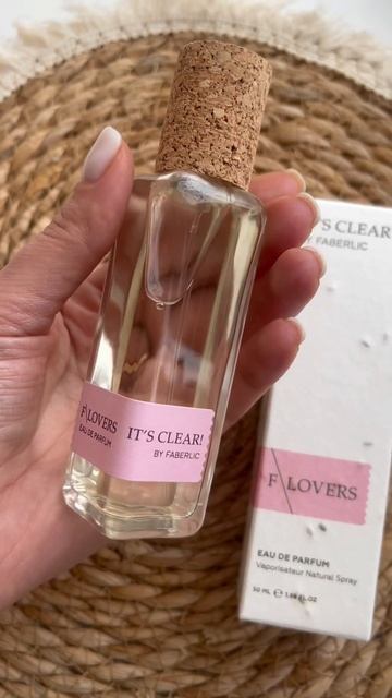 Парфюмерная вода для женщин It's Clear FLovers - с семенами в к?