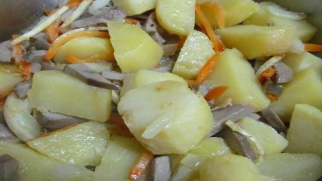 Тушеные почки с овощами