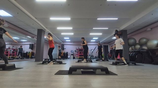 СТЕП АЭРОБИКА ЦЕЛАЯ ТРЕНИРОВКА / STEP AEROBICS