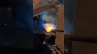 Вот так трудятся настоящие мастера по сварке.