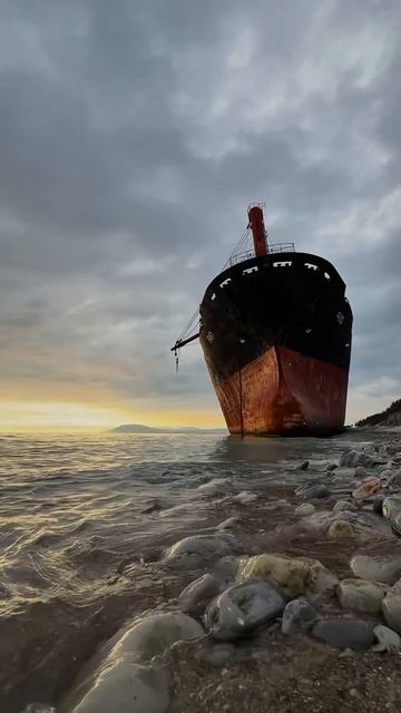 Небольшое путешествие до сухогруза Рио 🚢
Приезжайте к нам в Геленджик. У нас очень много красивых м