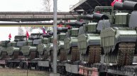 В российские войска отправили новую партию модернизированных танков Т-72 и "Прорыв"