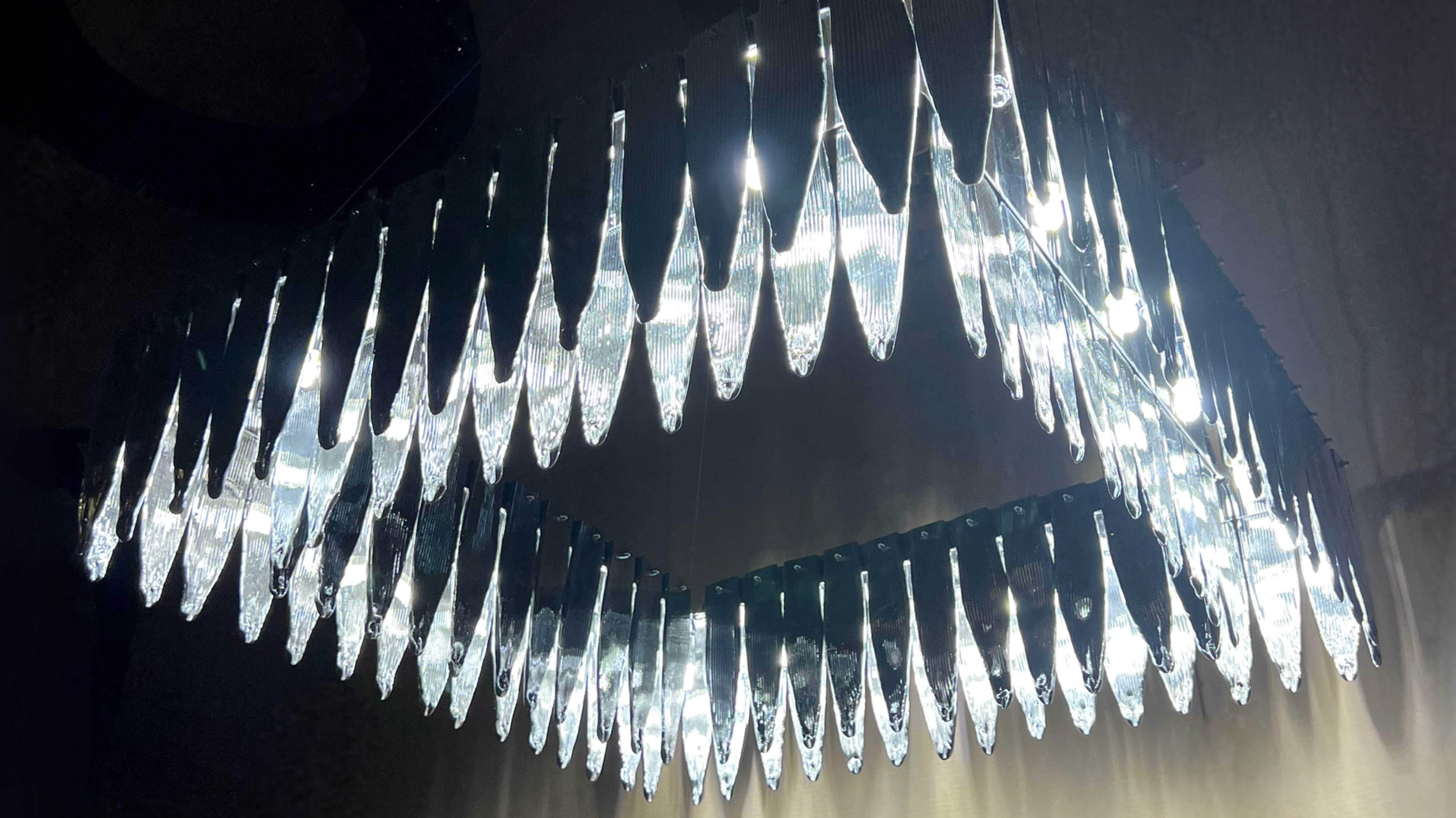 Квадрат с листьями