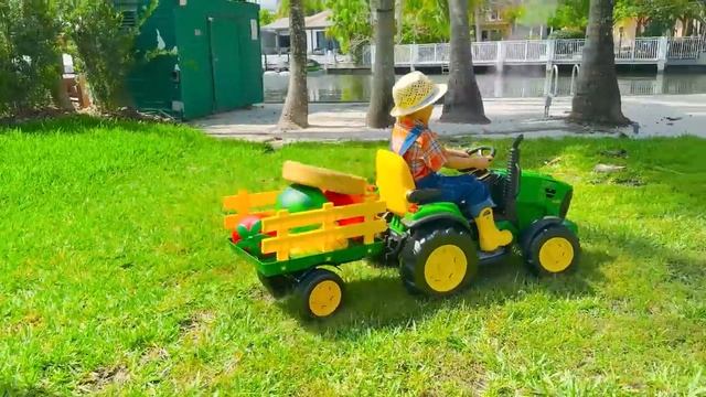 Веселый день Влада и Никиты в музее Селфи и детском игровом центре