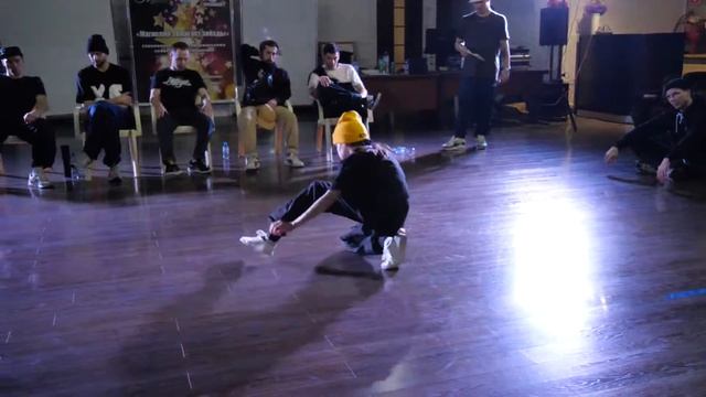 до 13 лет Bgirl Rita Vs Bboy Чегевара - 