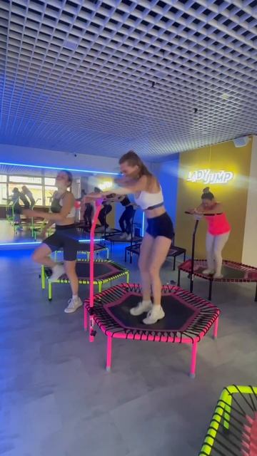 Спорт и ПП 😁 #джампинг#спорт#прыжки#мороженое#юмор#ди?