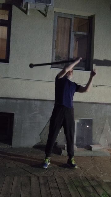 Лучник с задним свингом