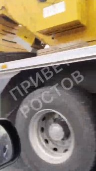 ГРУДЫ МЕТАЛЛА: очевидцы делятся в сети кадрами серьезного ДТП перед Мержаново.