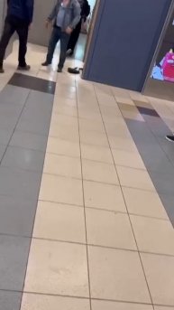 В Домодедово пассажиры уже начали драться с сотрудниками аэропорта
Виной всему многочасовые задержк
