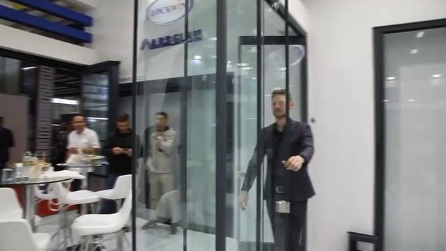 Стеклянная раздвижная система "Гармошка"