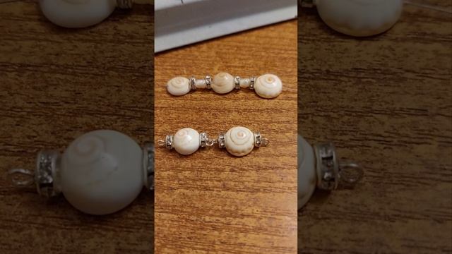 Украшения из речного жемчуга и ракушек