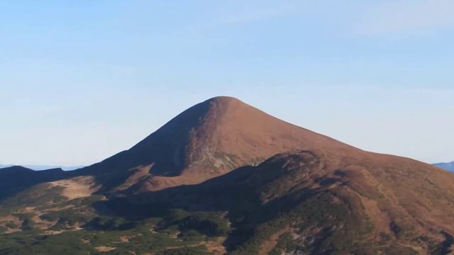 г. Туркул біля вершини, вид на Говерлу, Брескул, Пожижевську