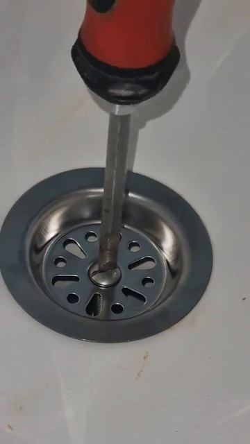 Установка сифона под раковину