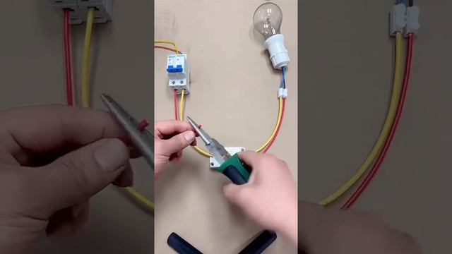 Для тех, кто хочет освоить электрику.