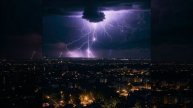 Ночь, гроза. Стихи - Лев Леонтьев. Музыка и вокал - ИИ.