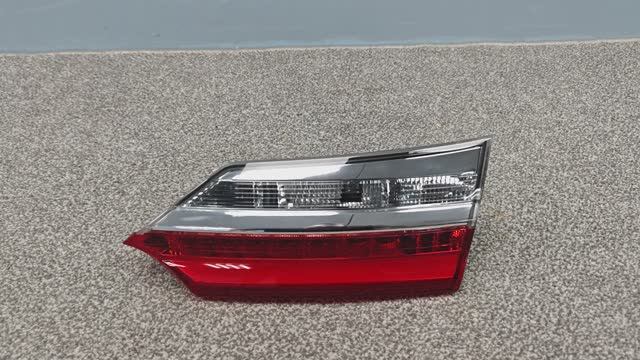 R1264881 ФОНАРЬ ПРАВЫЙ ВНУТРЕННИЙ TOYOTA COROLLA 2016-2019 Б/У 8158002A30