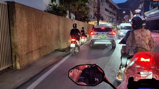 Знаменитые ПХУКЕТСКИЕ пробки. Даже на Байке сложно проехать. Банановый РОТИ. Влог