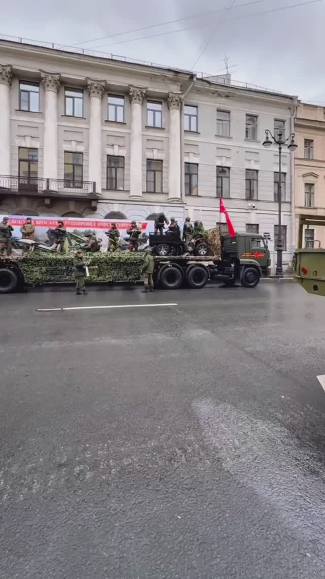 Санкт-Петербург, подготовка к параду Победы на Дворцовой площади