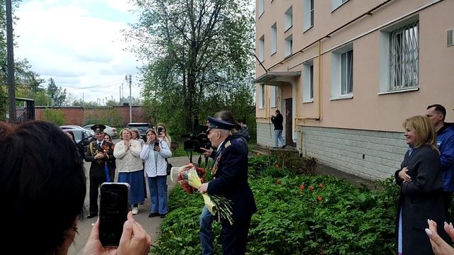 Музыкальный парад у дома Виктора Васильевича Матросова