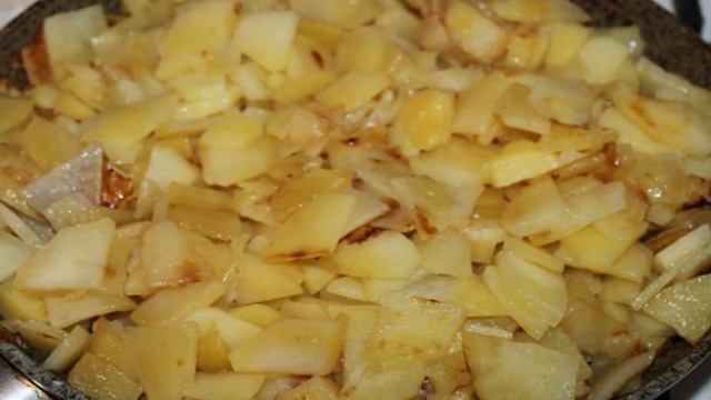 Жареный картофель в деревенском стиле
