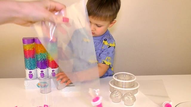 Рома и Диана Рома и Диана знакомятся с миром работы - Какие профессии они попробуют!