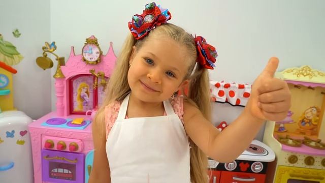 Диана и Рома Диана притворяется, что играет с куклами, Смешные детские видео с игрушками от Kids Dia