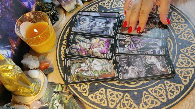 Что происходит за вашей спиной 🔮 таро расклад