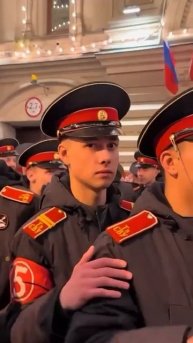 🪖Москвички довольны молодыми участниками Парада Победы🪖