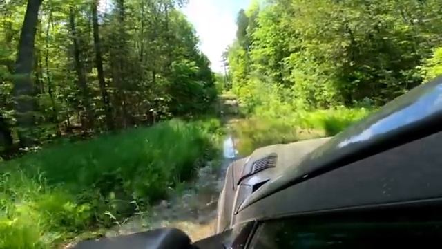 Toyota Tundra TRD Pro 2023 против GMC Sierra AT4X AEV — грязь, камни и вода решат, что лучше!