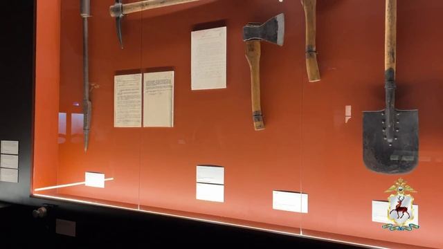 Сотрудники нижегородской полиции вместе с детьми посетили патриотическую выставку