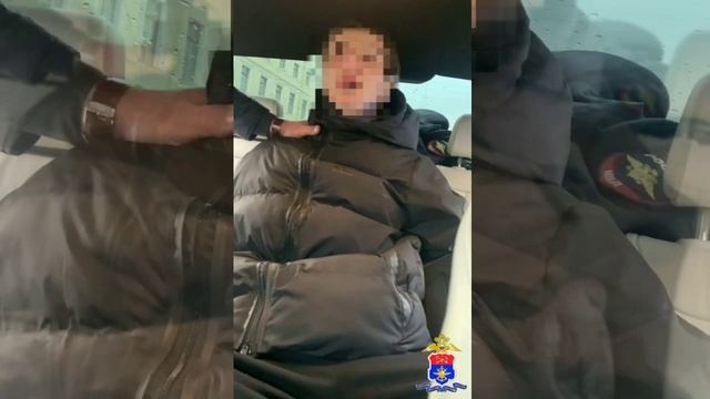 В Санкт-Петербурге сотрудники транспортной полиции задержали дроппера онлайн-мошенников