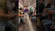 Танцы в метро😁
