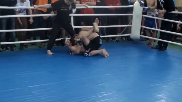 Бой Кирилла Фомекова на Iron Fighter
