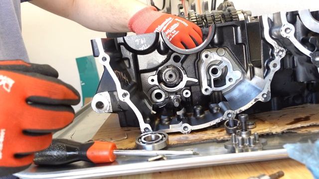 02.Speed Triple Motor Disassembly  ｜ 2020 Triumph Speed Triple RS 1050 Rebuild
