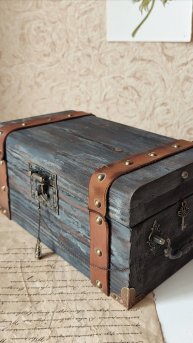 Старинный сундук