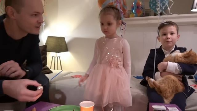 Мистер Макс 3 000 000 ПОДПИСЧИКОВ на канале Mister Max ⧸ Первый раз в первый класс ⧸ Отмечаем 2 ПРАЗ
