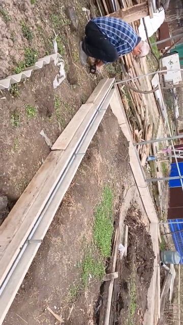 строительство новой теплицы в виде арки