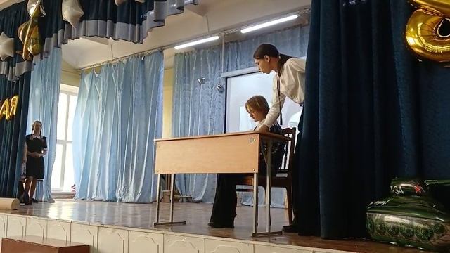 типо мы на актёрском играем сцену дети войны