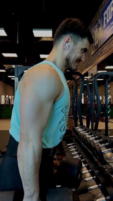 Молотки с гантелями по 42,5 кг в натураху✅ #fitness#спорт#зд