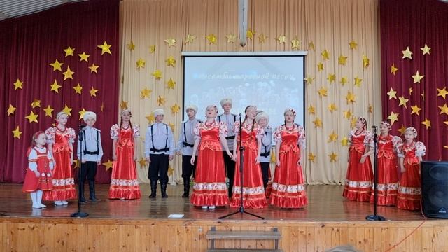 Родники-Кубани Ой да нарубила баба дров.mp4