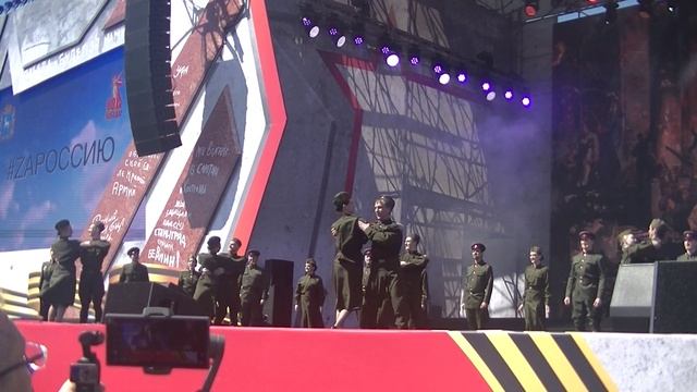 Песни военных лет. На солнечной поляночке и Катюша.