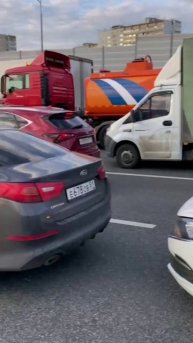🤯Люди задыхаются в тоннелях из-за выхлопных газов
