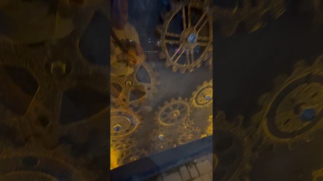 Живая стена с крутящимися шестернями⚙️