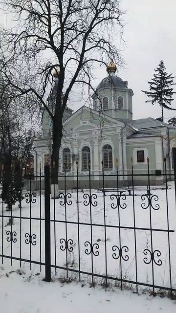 Приехала за водичкой из колодца за церковью #shorts ПущаВ
