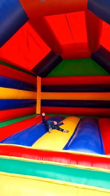 rainbow trampoline for birthday Трамплин Огромный #shorts #yutubeshorts