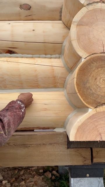 Герметизация швов деревянного дома #wood #ремонт #москва