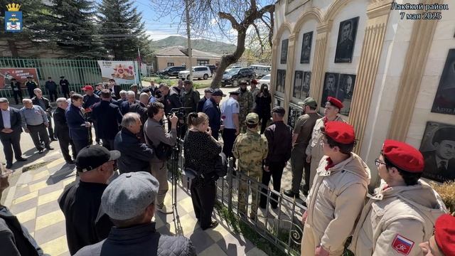 В селе Кумух открыли мемориальную плиту Герою России Фархаду Худайнатову